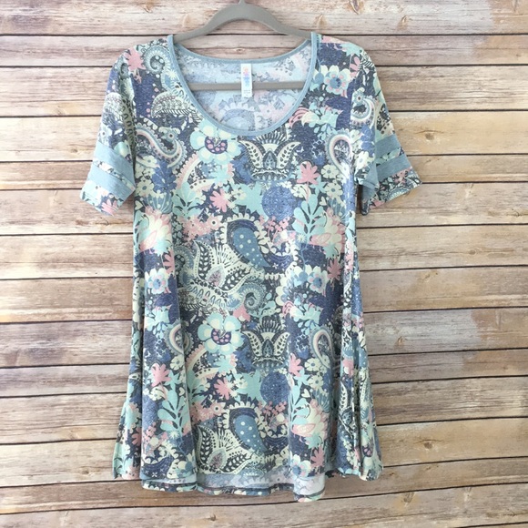 LuLaRoe Tops - LuLaRoe Perfect Tee